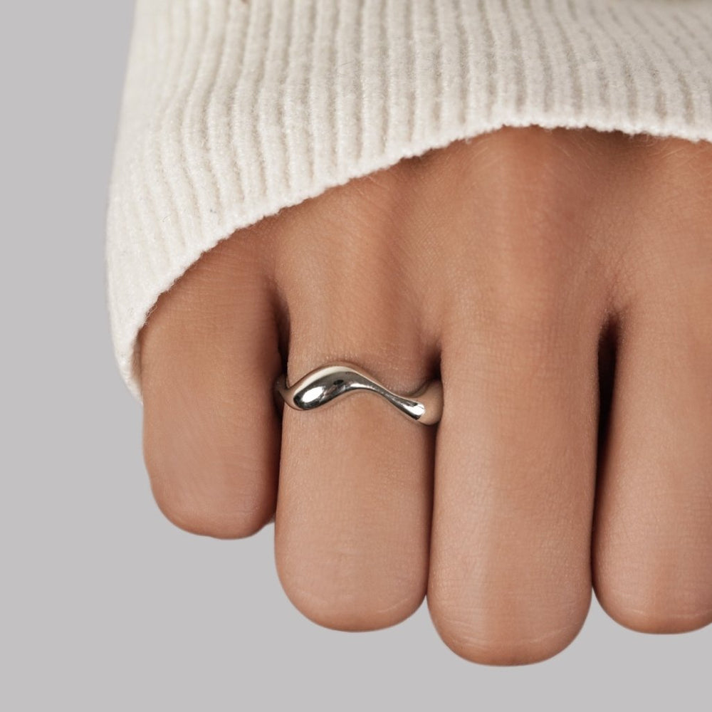 Waves - Minimalistische ring