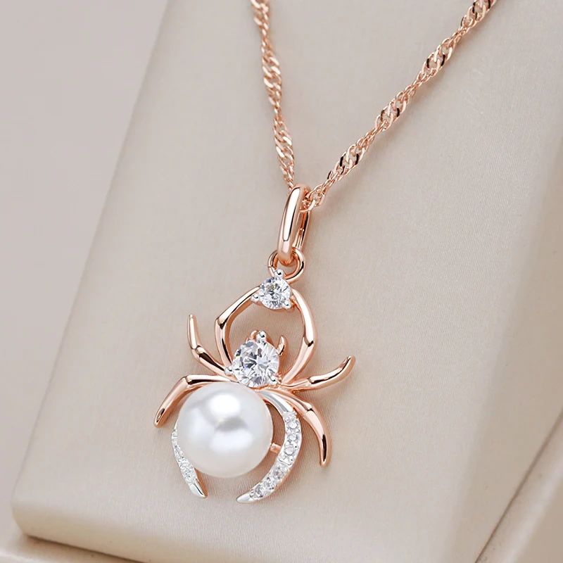 Elegante parelspinnenketting
