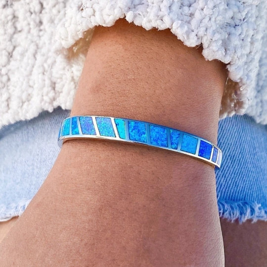 Zilveren armband met blauwe opaalsteen