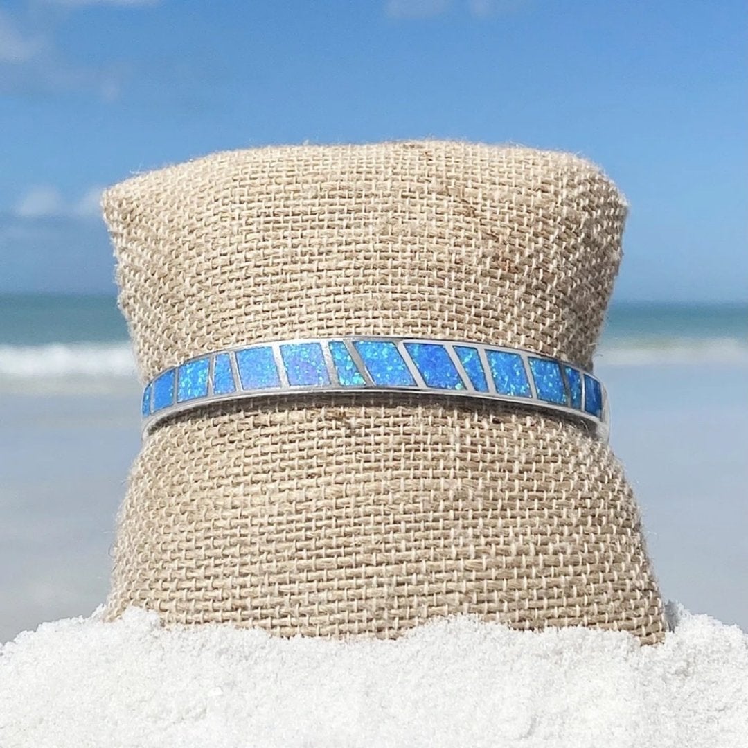 Zilveren armband met blauwe opaalsteen